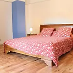 Awesome Home In Rochefort-Du-Gard