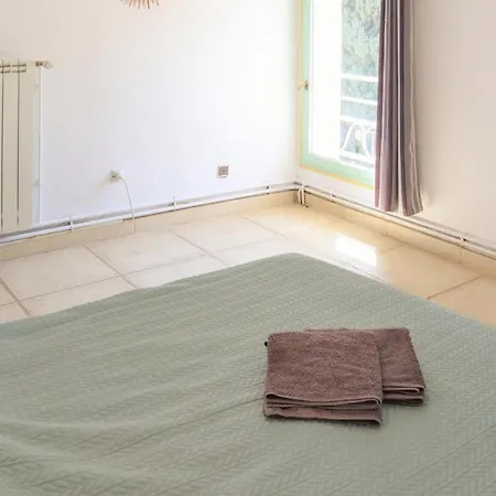 Amazing Home In Rochefort-Du-Gard Rochefort-du-Gard