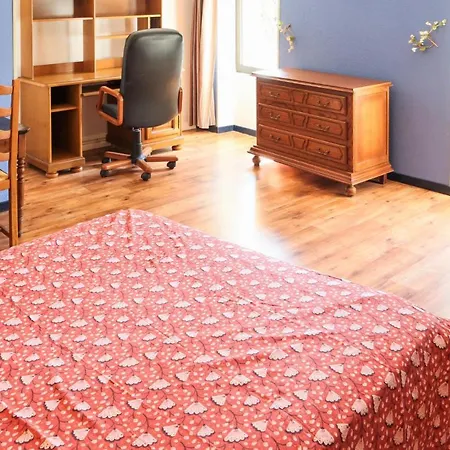 Casa vacanze 5 Bedroom Lovely In Rochefort-du-Gard