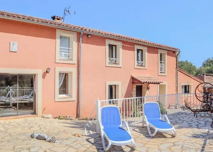 Ferienhaus Stunning In Rochefort-du-Gard