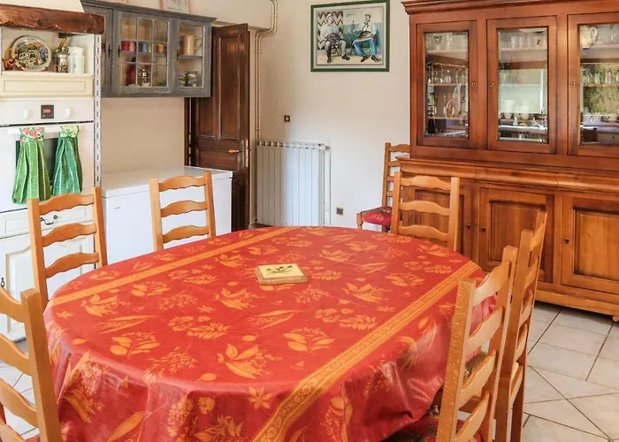 Ferienhaus Stunning In Rochefort-du-Gard